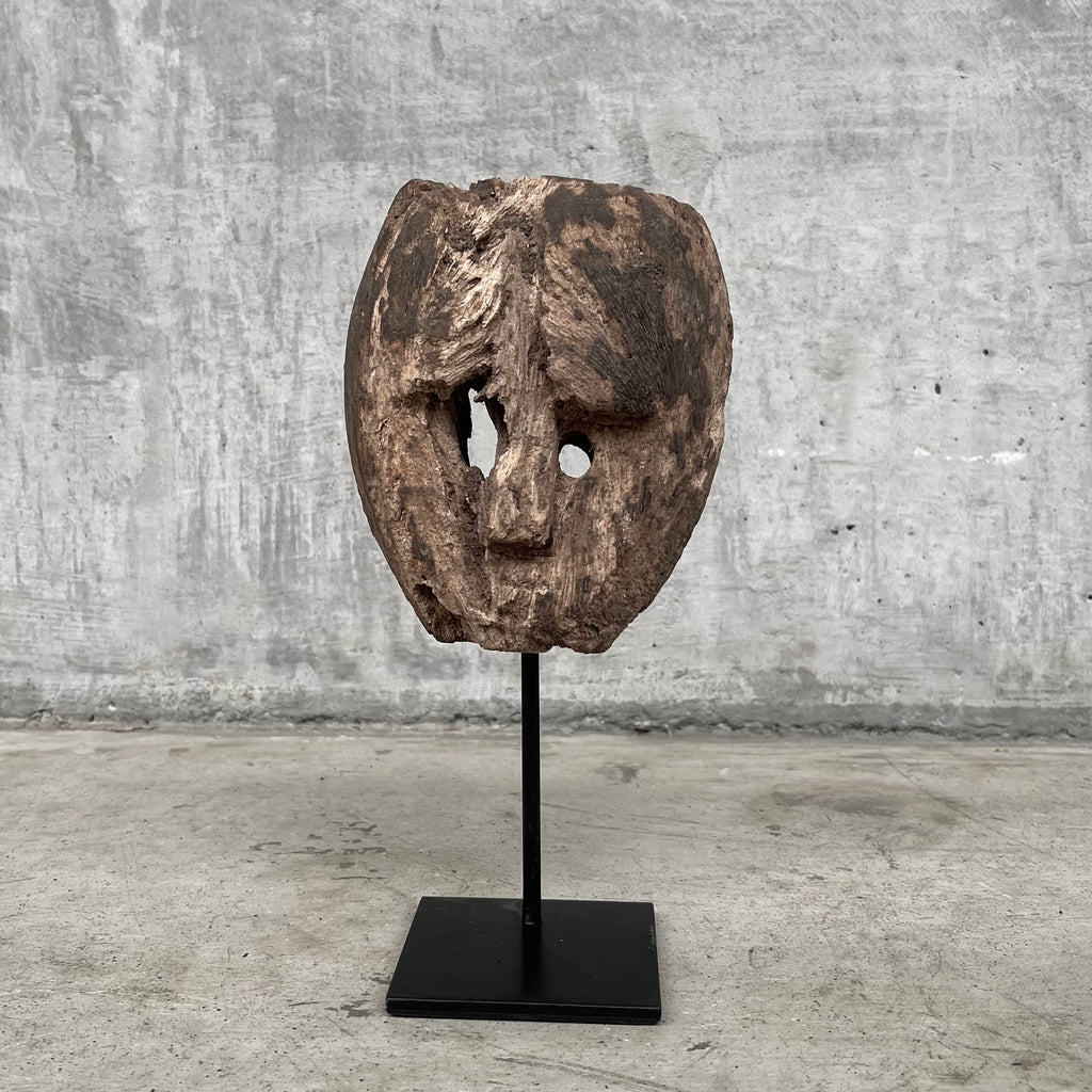 Mask on Stand S – Zuri