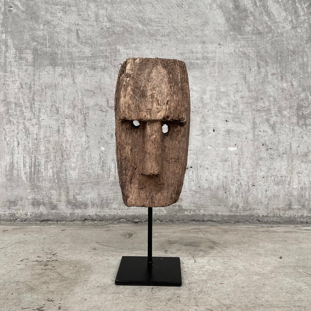 Mask on Stand S – Zuri