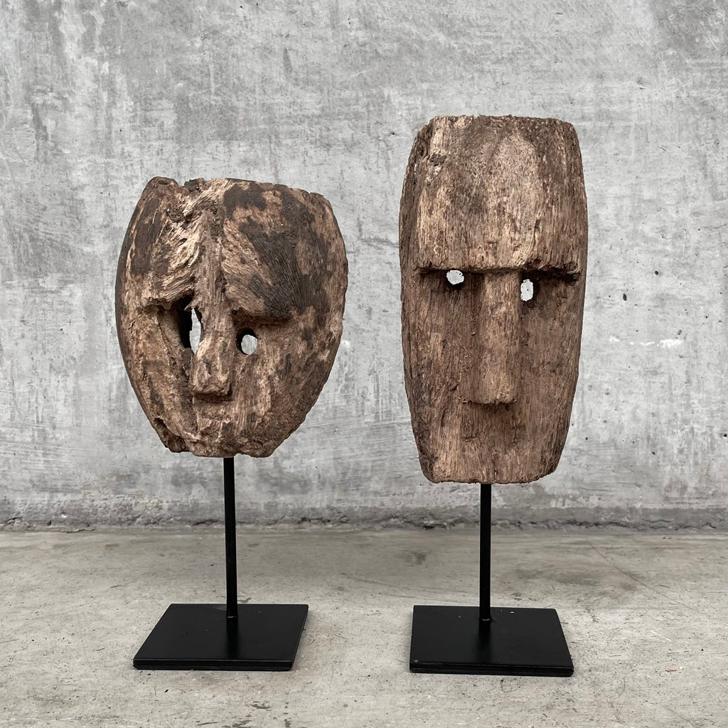 Mask on Stand S – Zuri