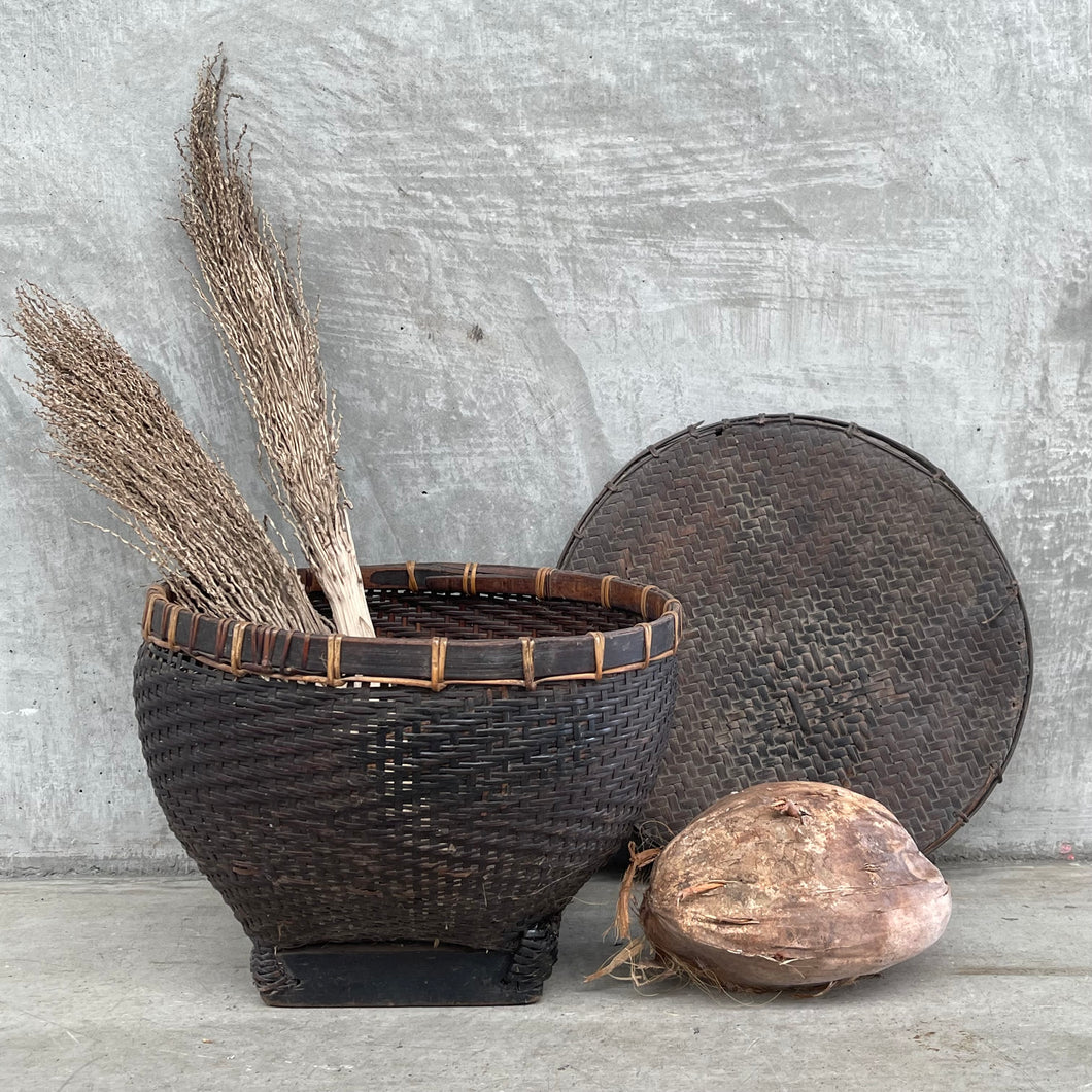 Aged Brown Basket With Lid S