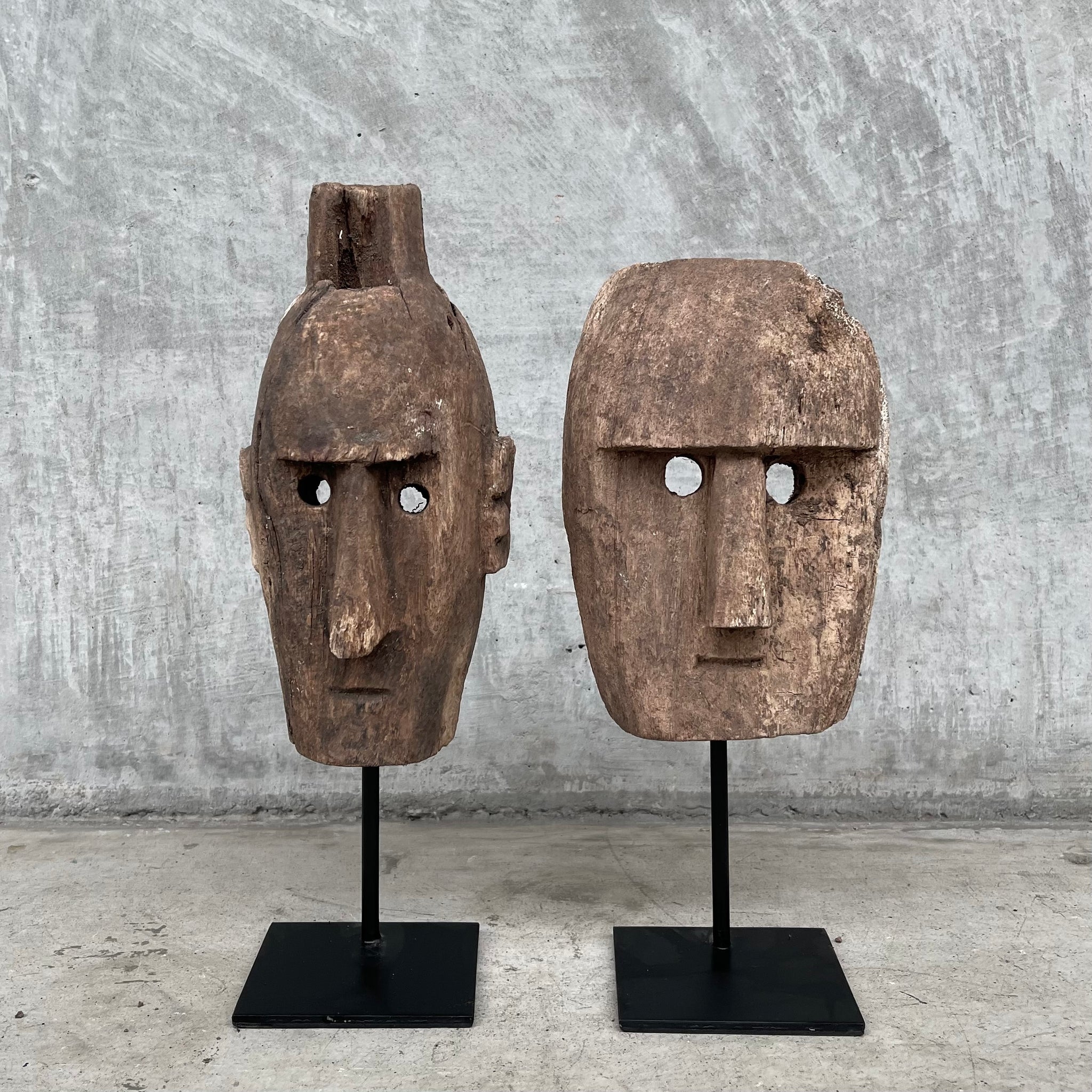 Mask on Stand M – Zuri